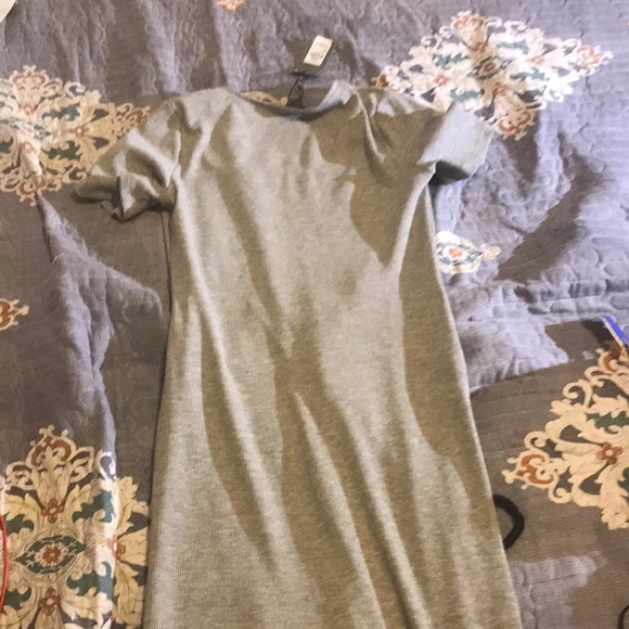 A dress - Picture 5 of 5